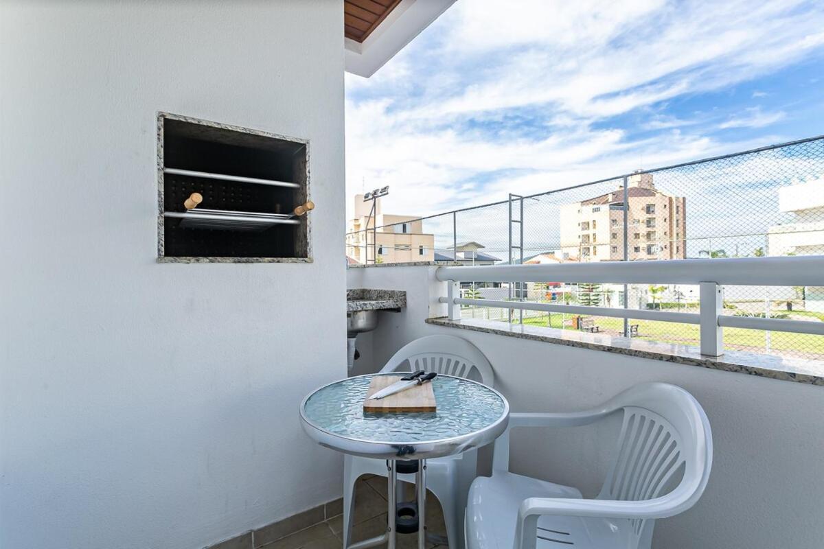 Cond Frente Mar Com Piscina - 15m Da Apartamento Florianopolis